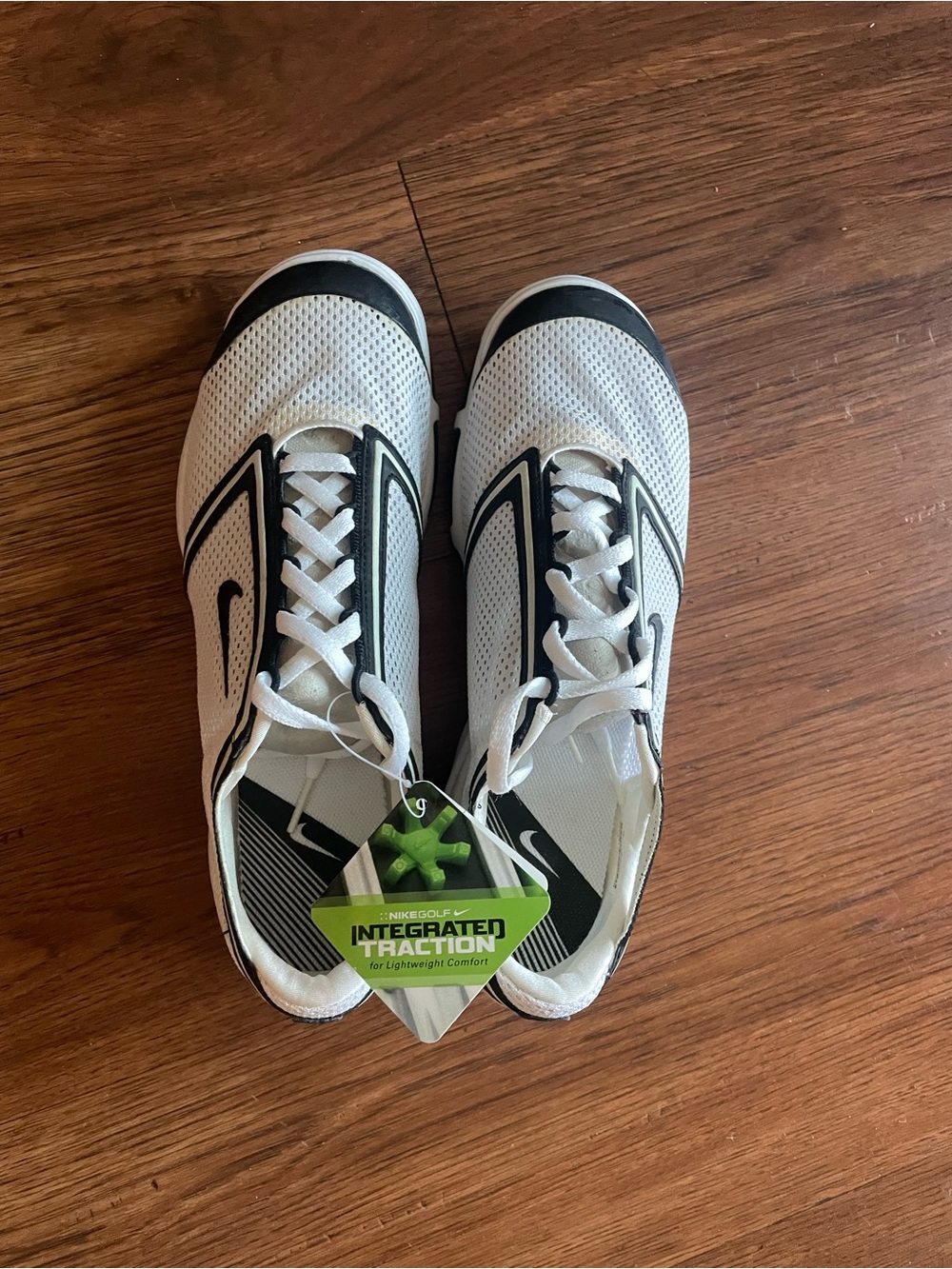 Nike Women’s White and Black Summer Lite Athletic Golf Shoes